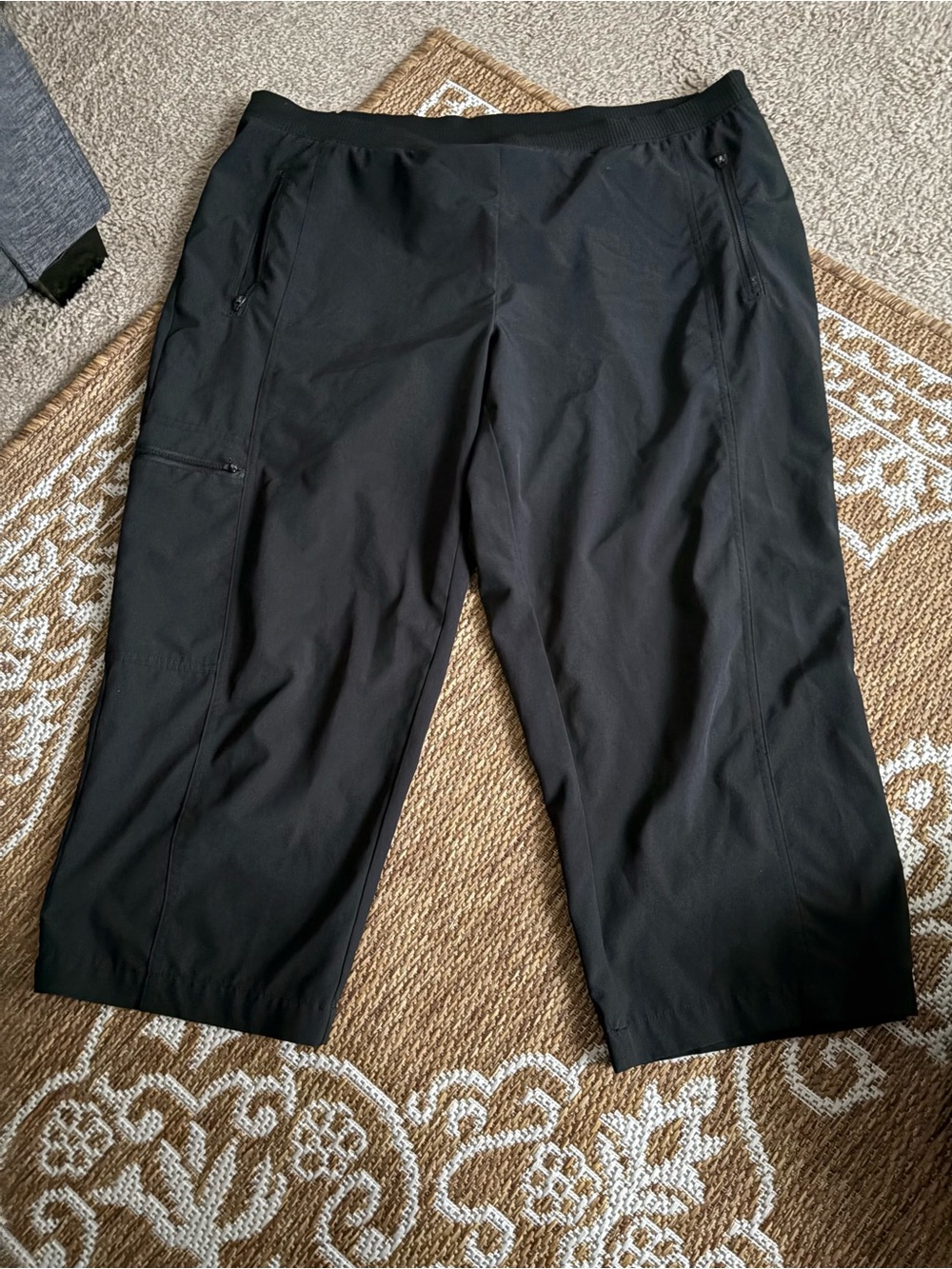 Zenery Chico's Womens nylon Tech utility capri cropped pants black pull on 2-LG